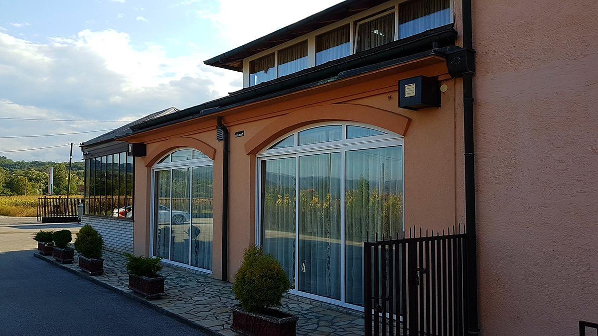Hotel Gostionica Lazic à Zvornik Extérieur photo